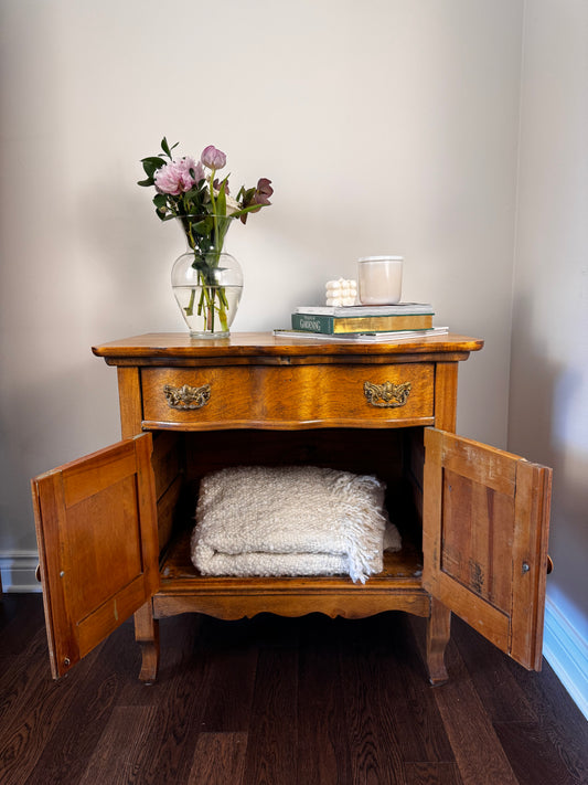 Celeste - Antique Wooden Washstand