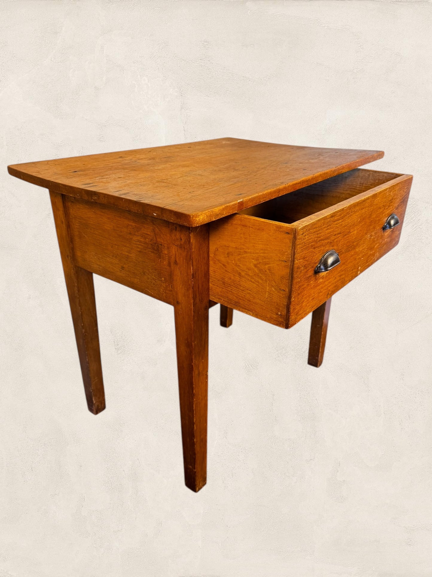 Helen - Antique Pine Wood Table