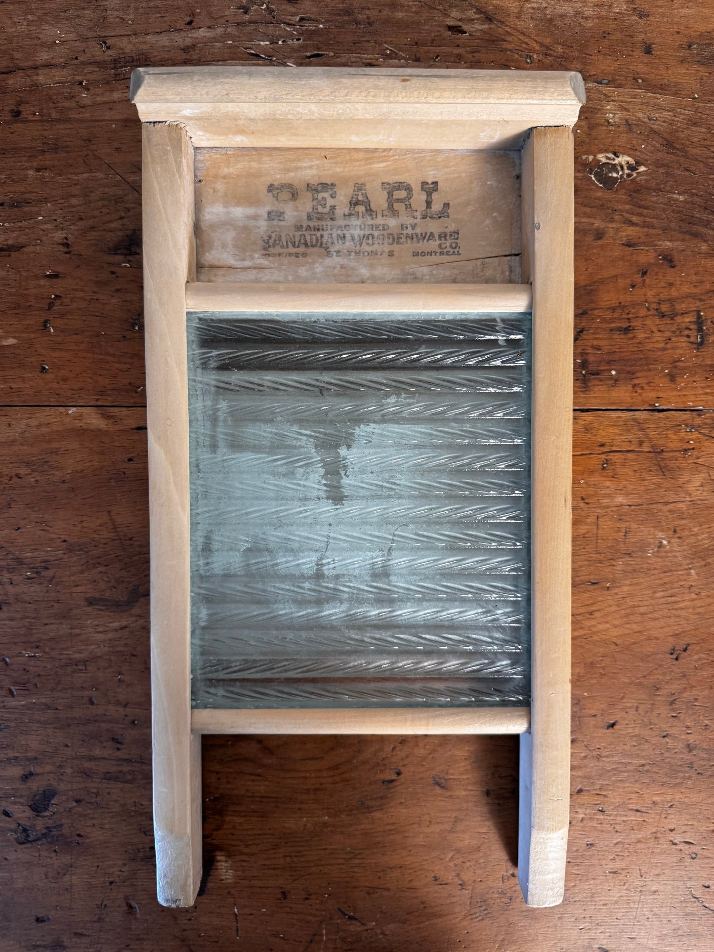Antique Pearl Canadian Woodenware Glass Washboard