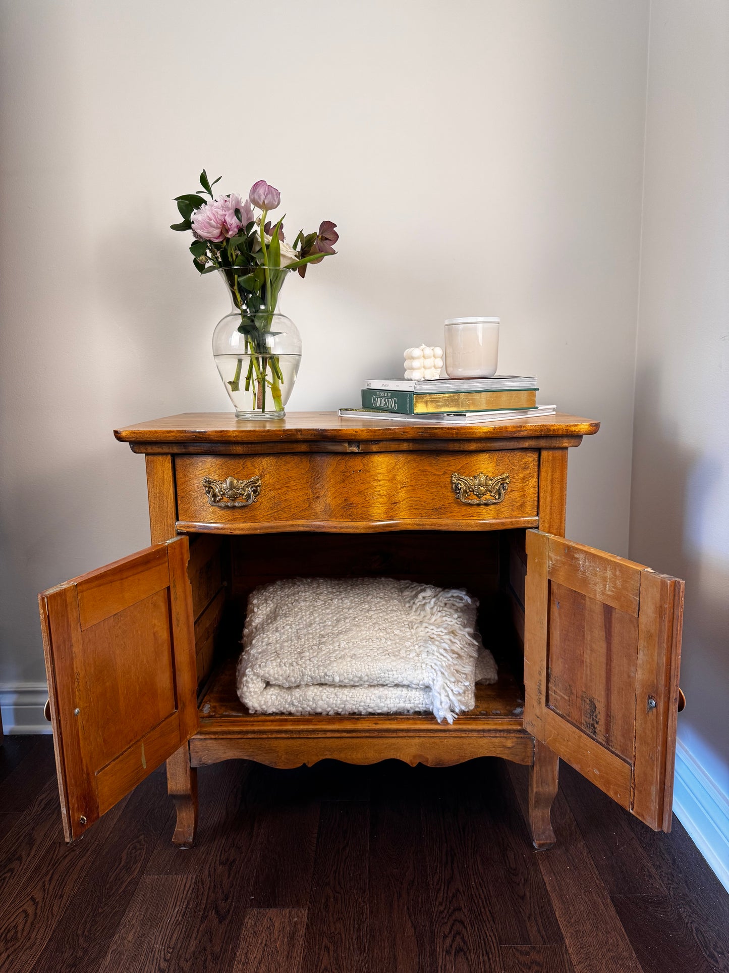 Celeste - Antique Wooden Washstand