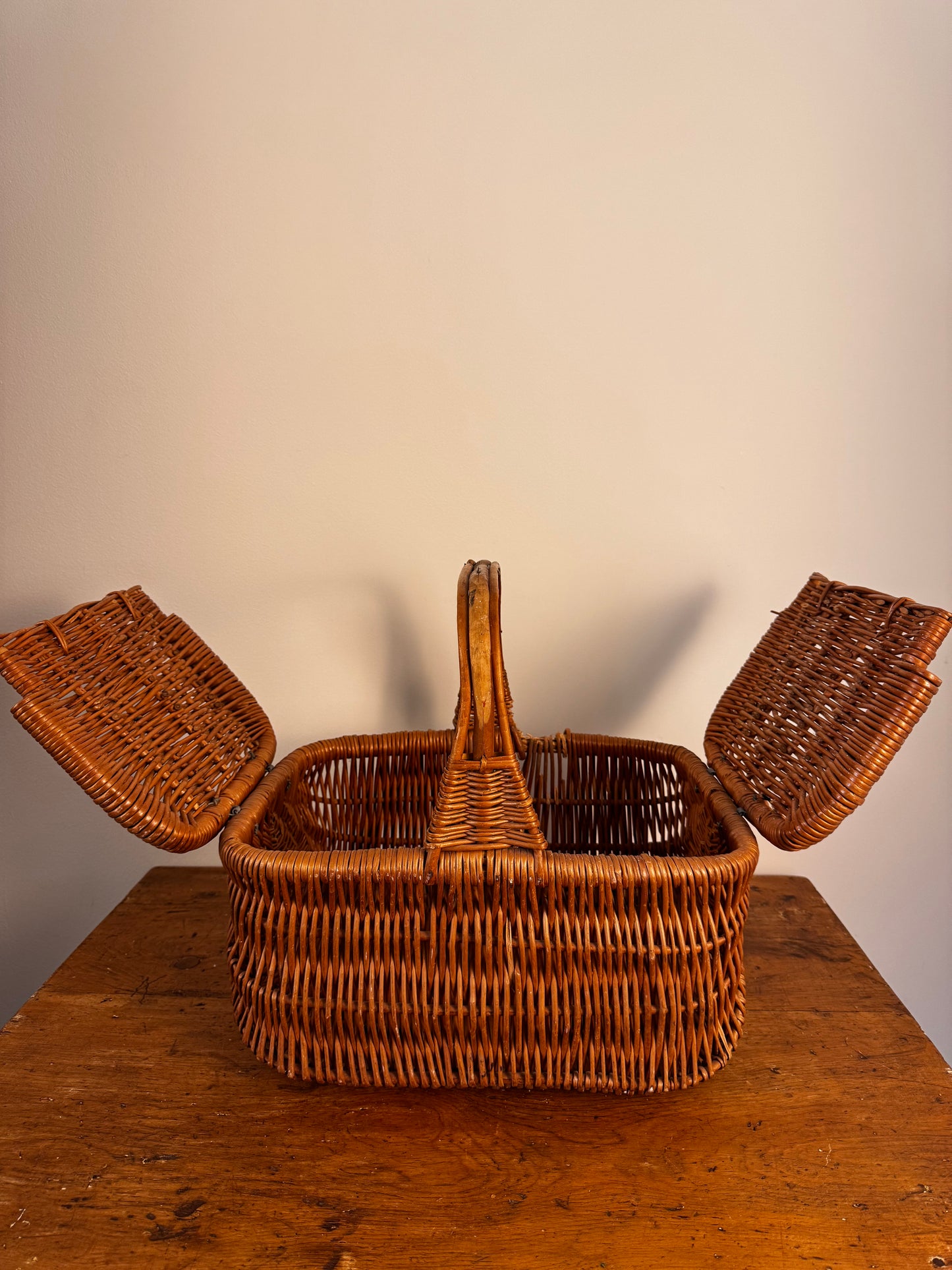 Vintage Wicker Picnic Basket