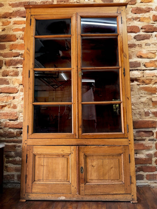 Alfred - Antique Wooden Bookshelf