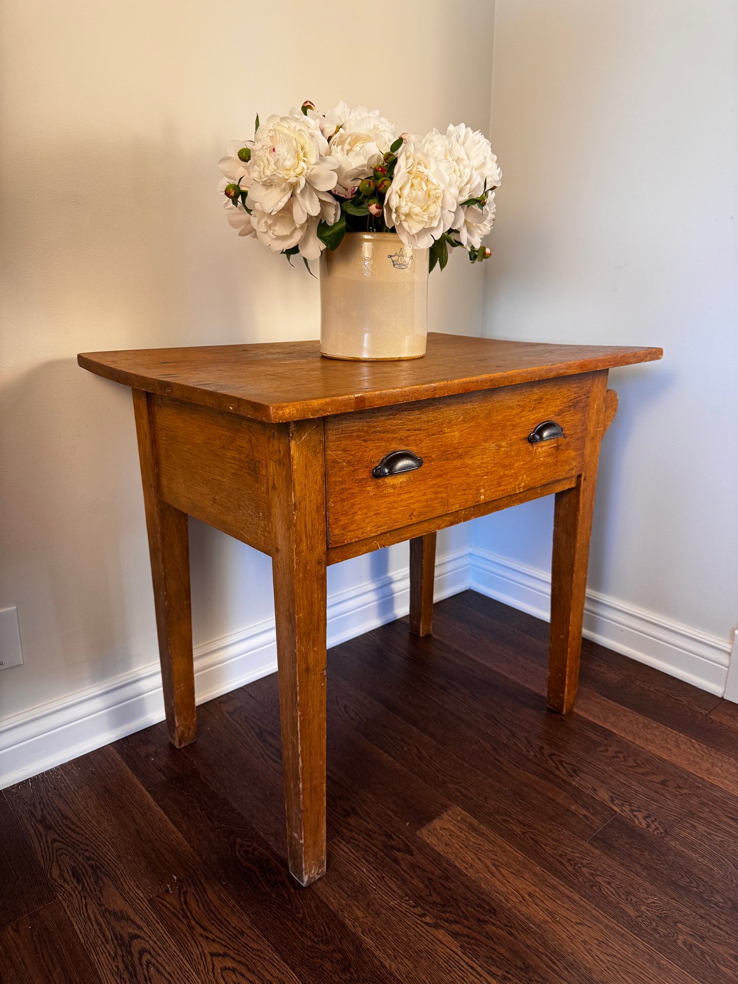 Helen - Antique Pine Wood Table