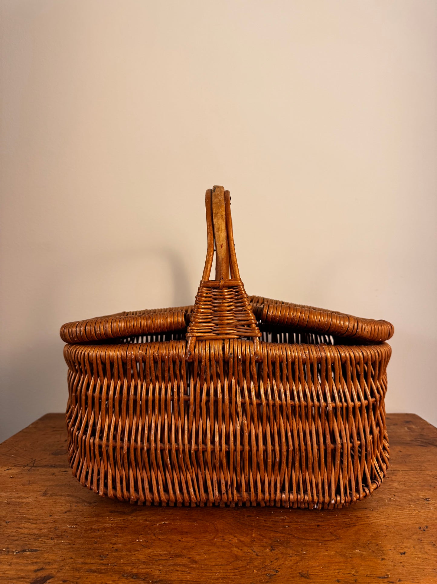 Vintage Wicker Picnic Basket
