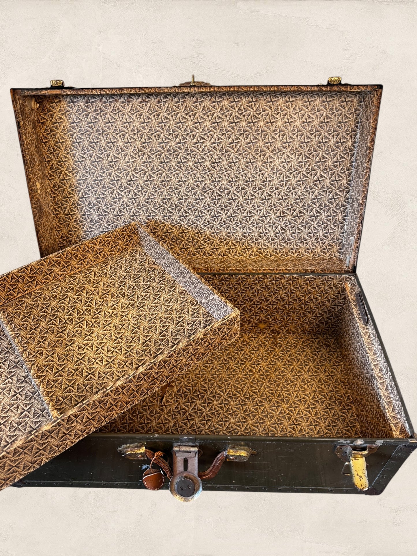 Joan - Vintage WWII Trunk