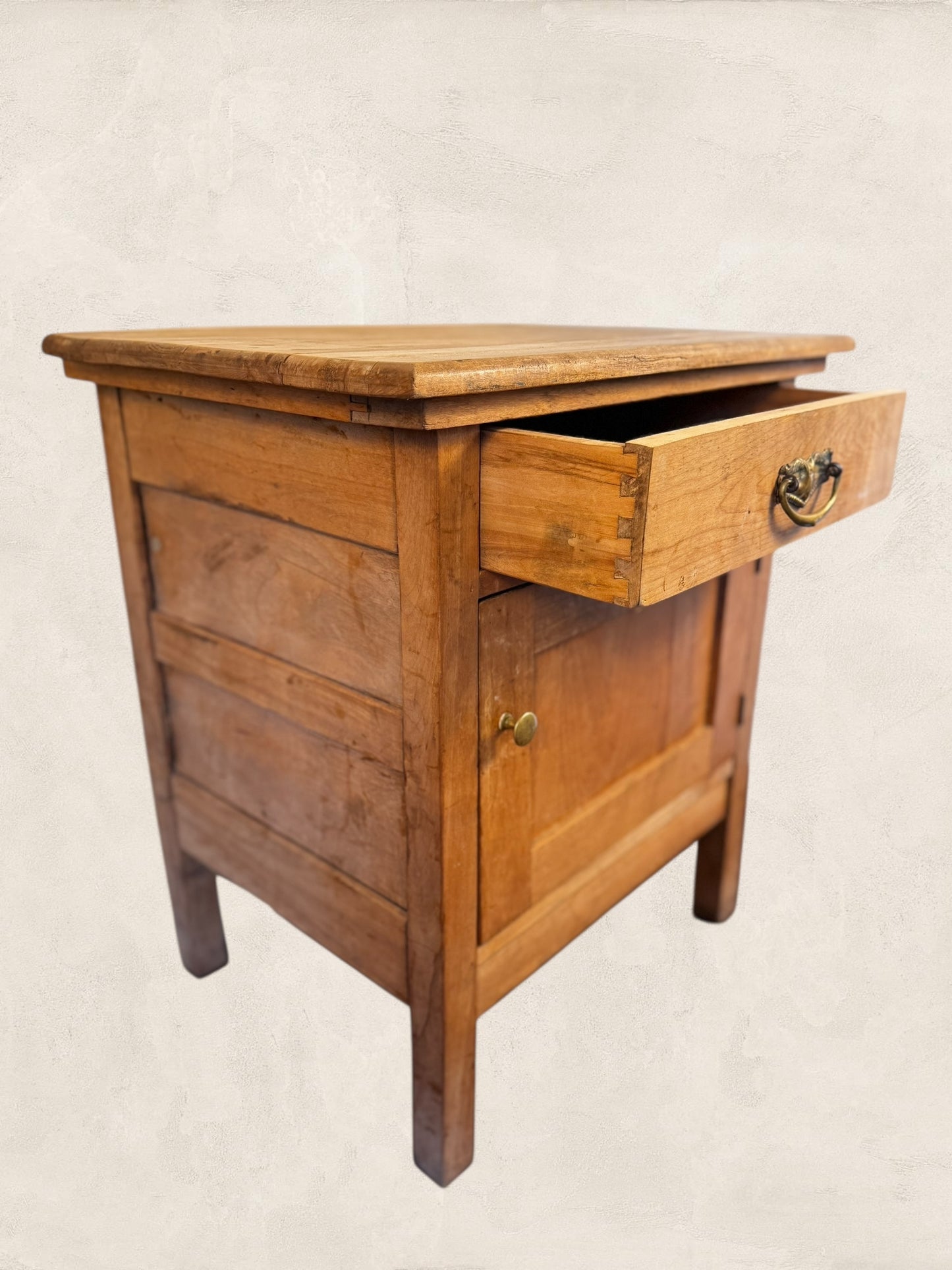 Eloïse - Wooden Antique Side Table