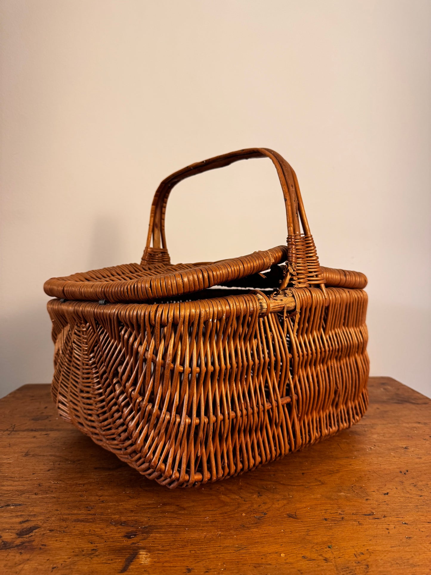 Vintage Wicker Picnic Basket