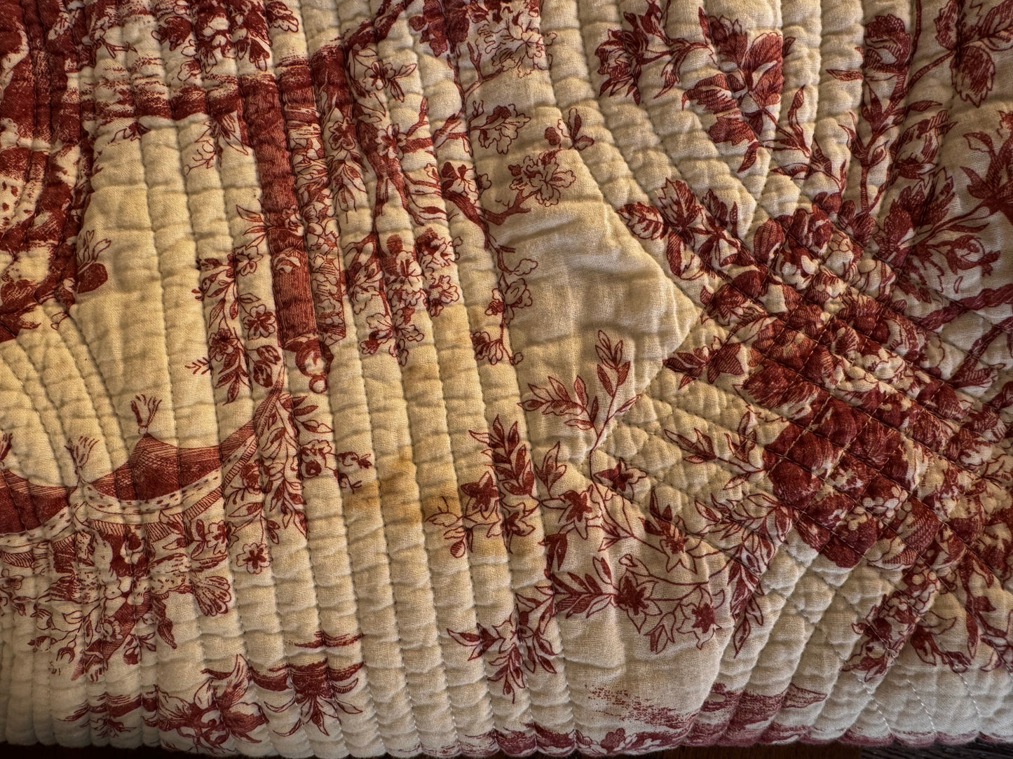 Vintage French Countryside Scalloped Red & White Quilt Blanket