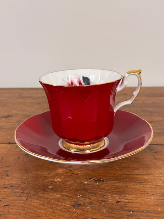 Vintage Elizabethan Staffordshire Teacup & Saucer