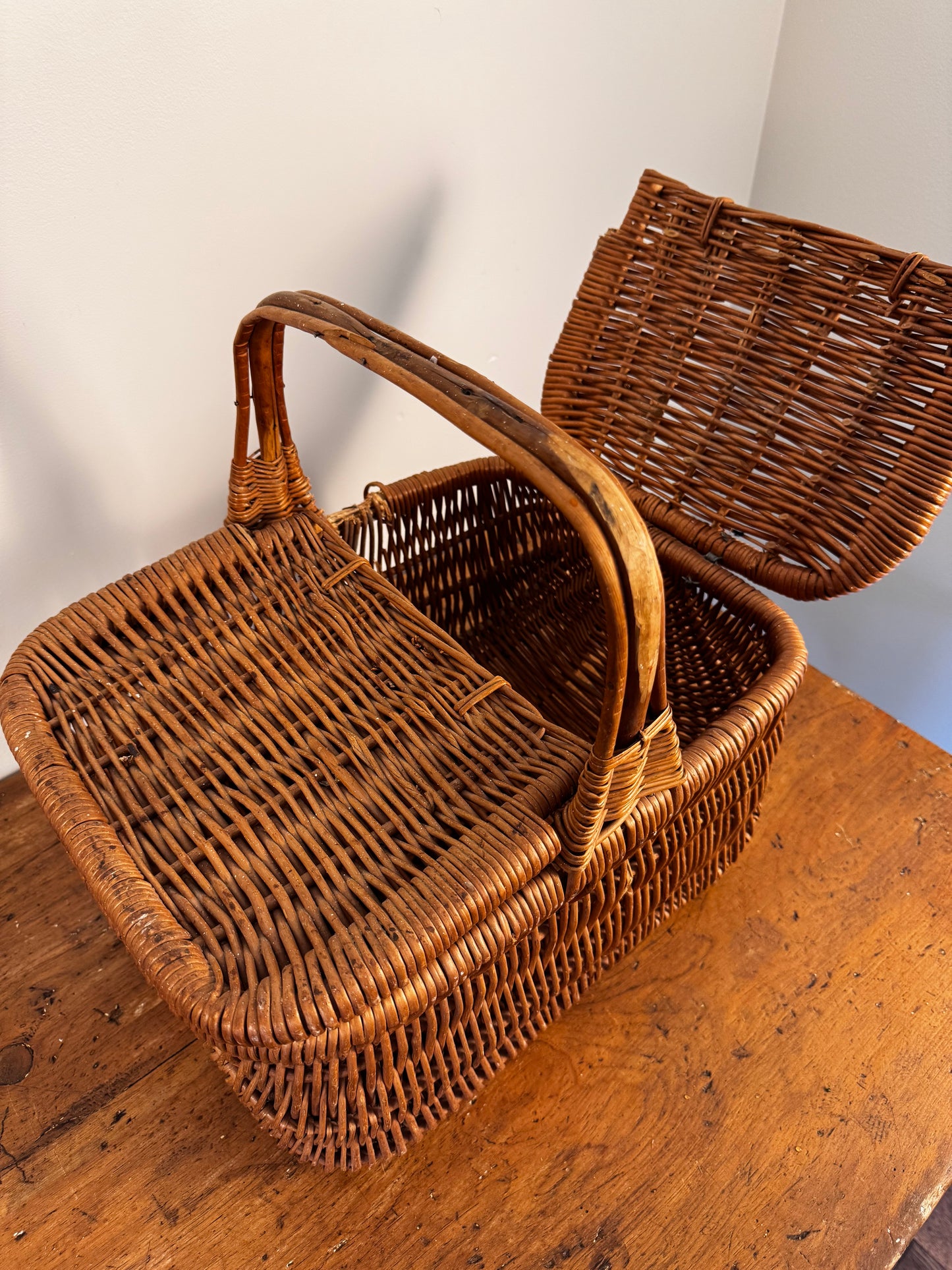 Vintage Wicker Picnic Basket