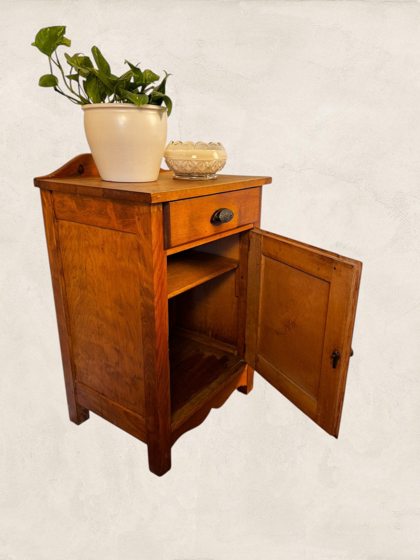 Winston - Wooden Cabinet